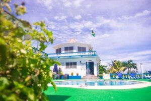 Sunset Resort and Villas in Treasure Beach