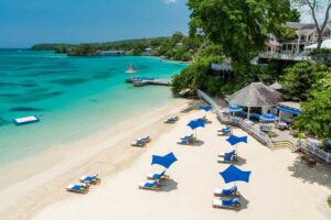 Sandals Royal Plantation beach