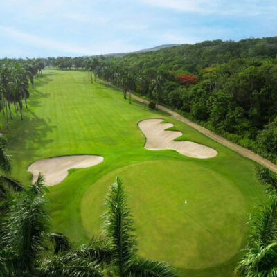 choose your driver half moon golf club aerial
